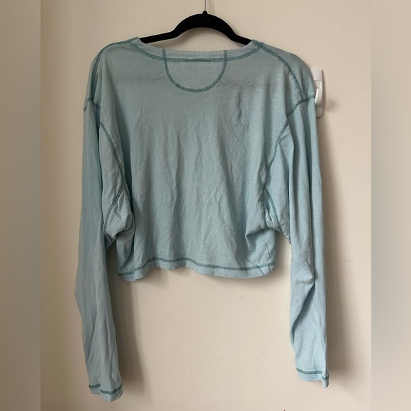 🩵UO Crop Top - Picture 3 of 6